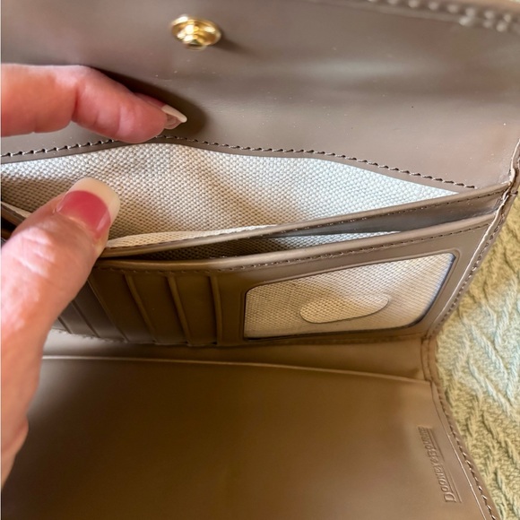 Dooney & Bourke Selleria  Leather Wallet in taupe - Picture 5 of 8